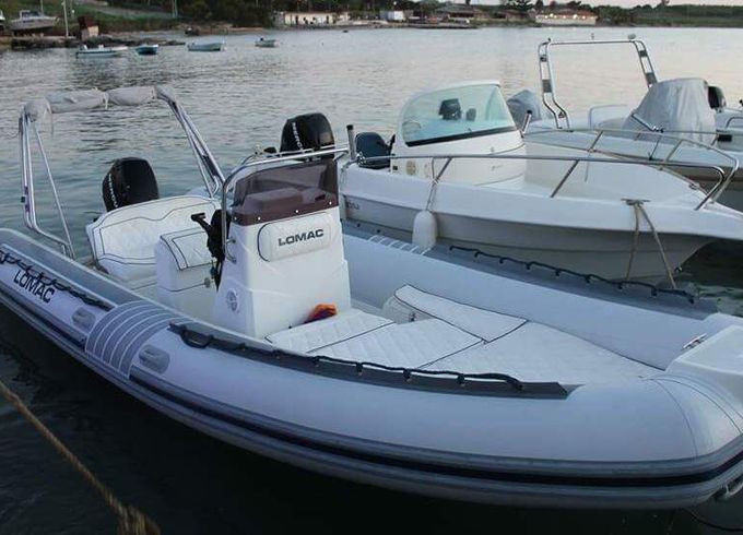 Motorboat Lomac Nautica 540 Club 40hp