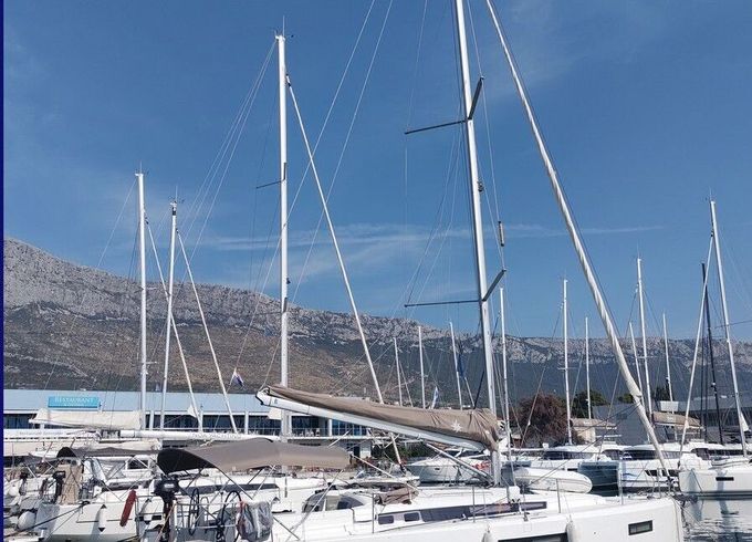 Sailboat Jeanneau Sun Odyssey 440 13m