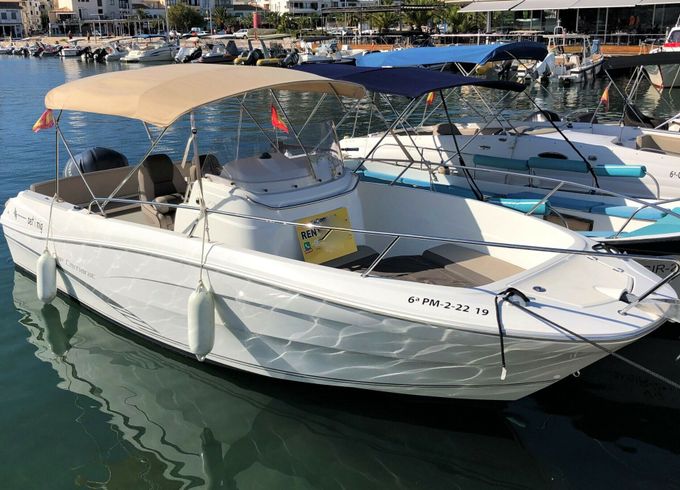 Motorboat JENNEAU Cap Camarat 7.5 CC-2 225hp