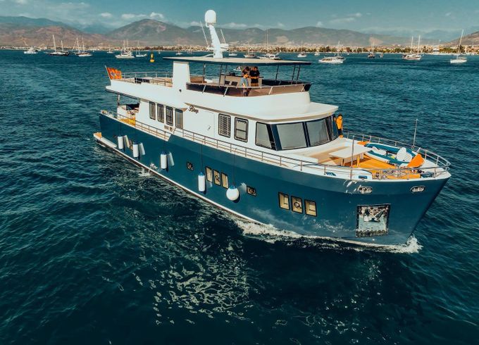Motor yacht Custom built luxury Motor yacht Trawler 1440hp
