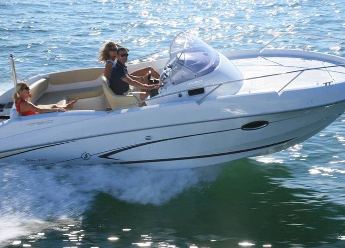 Motorboat Beneteau FLYER 750 SD 250hp