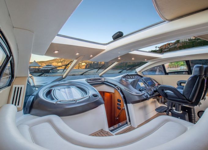 Motor yacht Sunseeker 75 Predator 640hp