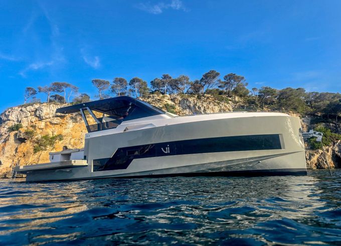 Motorboat Vi yachts Q4 600hp