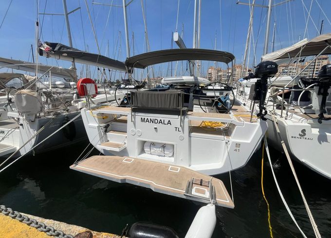 Sailboat DUFOUR 41 - MA ( 3D/2C) 12m