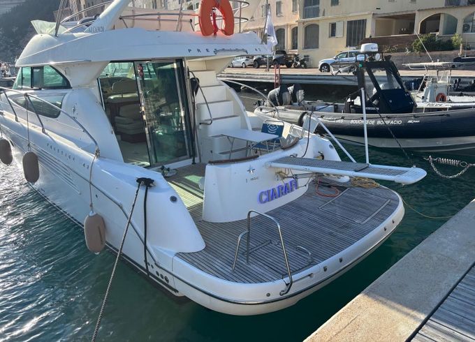 Motorboat Jeanneau Prestige 42 850hp