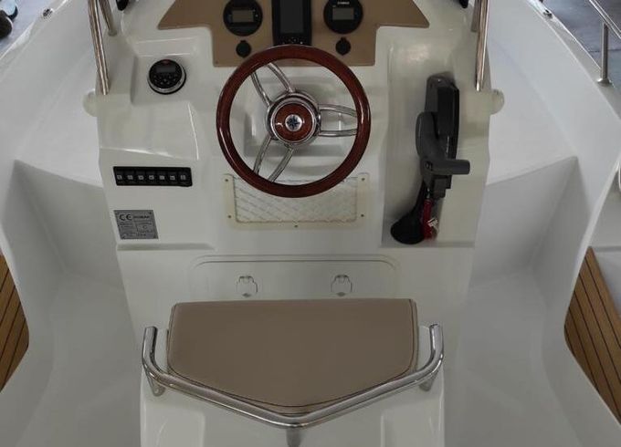 Motorboat ROMAR BERMUDA 570