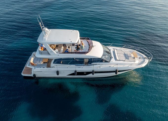 Motor yacht Jeanneau Prestige 590 fly 1200hp