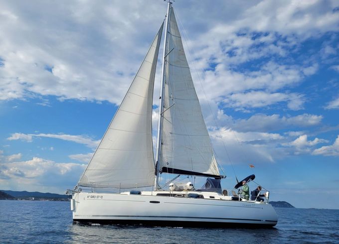 Sailboat Beneteau Oceanis 37 11.48m