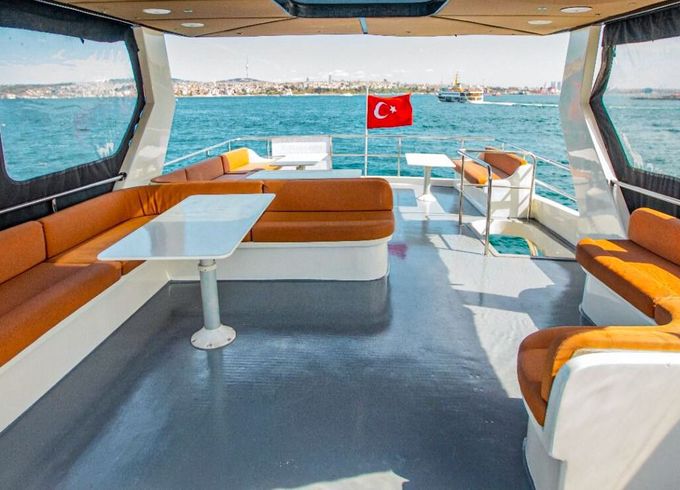 Motor yacht custom 2007 700hp