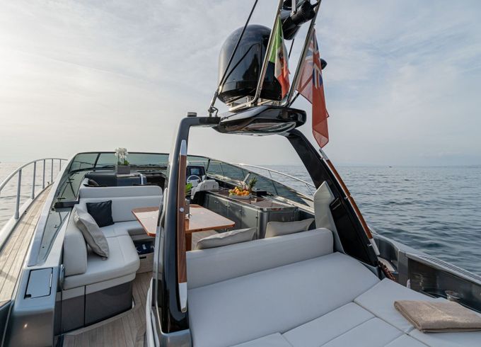 Motor yacht Riva RIVA 56 RIVALE 2400hp