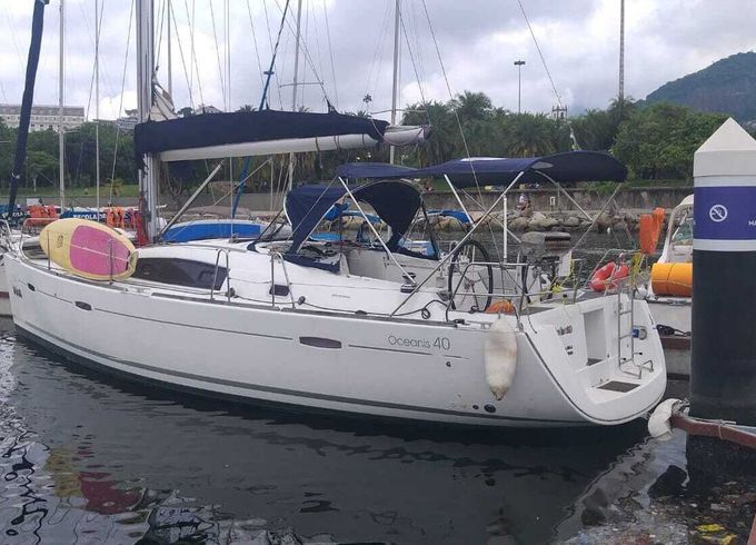 Sailboat Beneteau Oceanis 40 12.2m