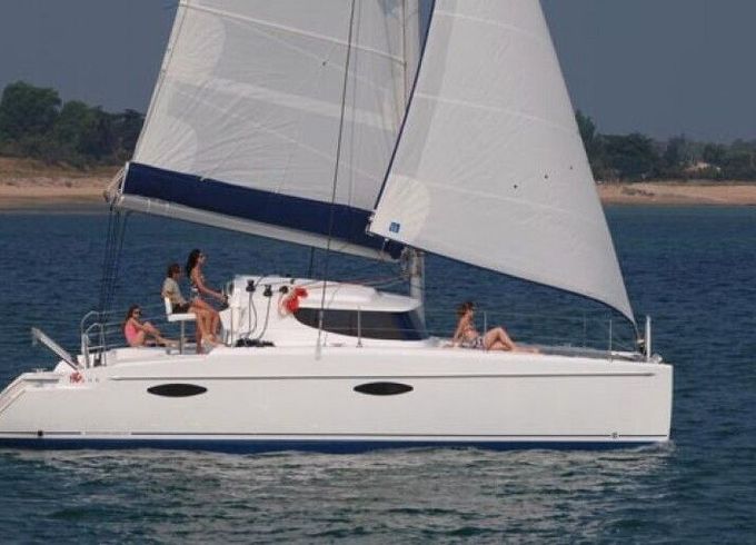 Catamaran FOUNTAINE PAJOT MAHE 36 11m