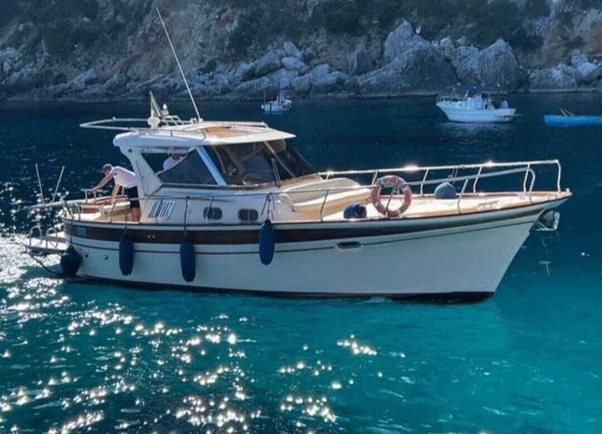 Motorboat Fratelli Aprea Sorrento 32 680hp