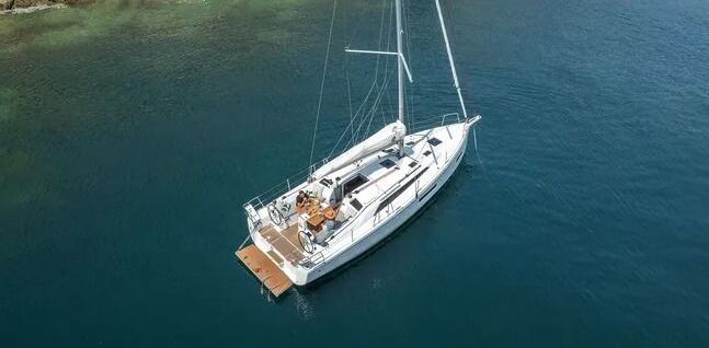 Sailboat Bénéteau Oceanis 37.1 11.93m