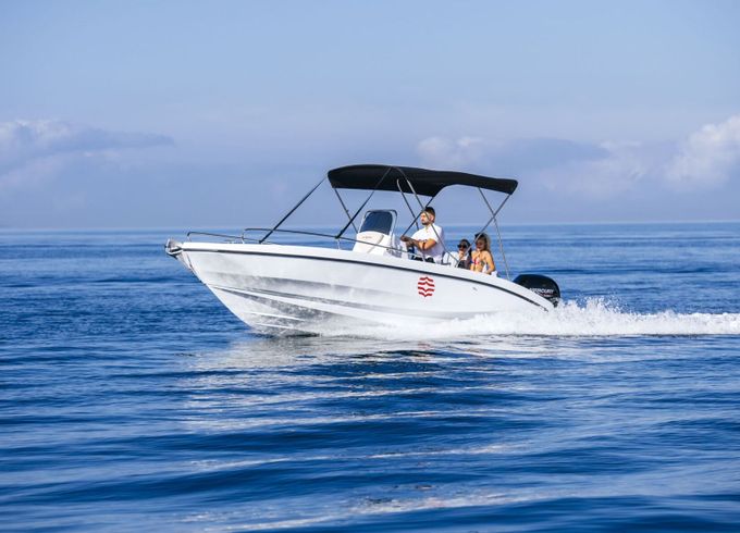 Motorboat Oktogon Venturo 21S 100hp