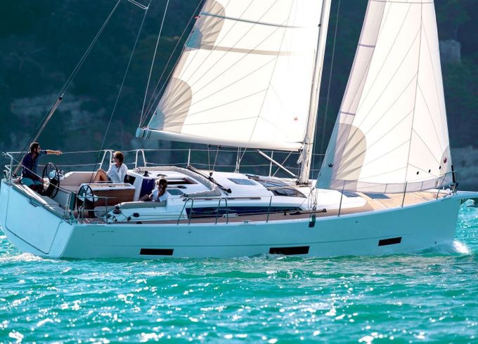 Sailboat Dufour Yachts Dufour 390 11m