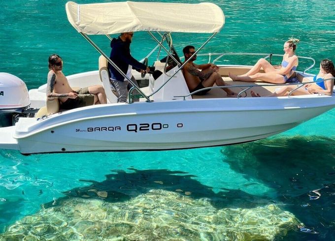 Motorboat day tour, aperitif, charter q20 150hp