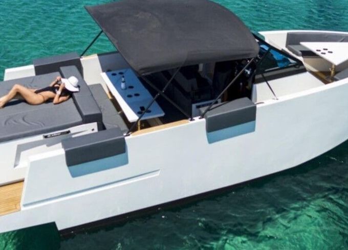 Motorboat De Antonio D33 Open 600hp