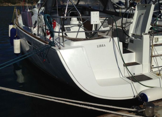 Sailboat BENETEAU Oceanis 43 13.1m