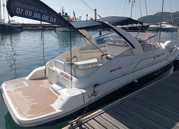 Motorboat Rio 850 Day Cruiser 270hp