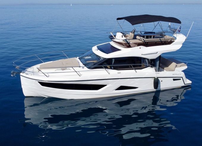 Motorboat PARKER MONACO 110 FLYBRIGE 600hp
