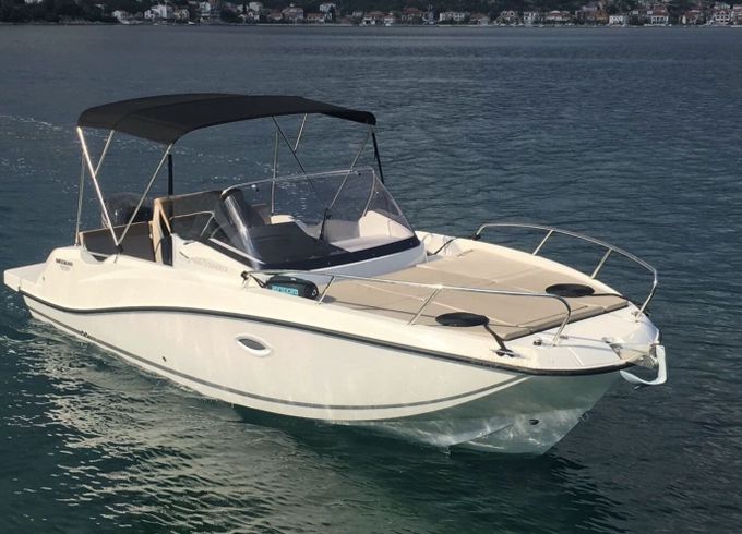 Motorboat Brunswick Quicksilver 675 Sundeck 150hp