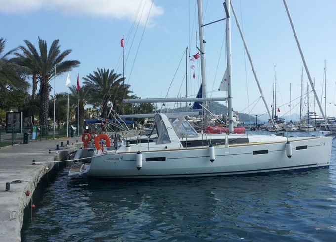 Sailboat Beneteau Oceanis 41 12.43m