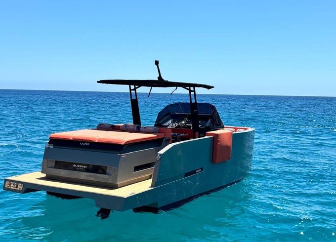 Motorboat DE ANTONIO 28 400hp