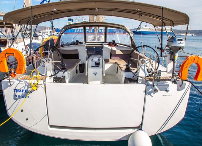 Sailboat Jeanneau Sun odyssey 490, 5+1 cabins 14.22m