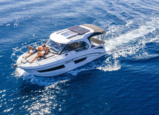 Motorboat Beneteau Antares 9 400hp
