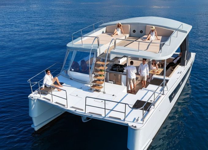 Motorboat Catamaran Motor Terrace 14 300hp