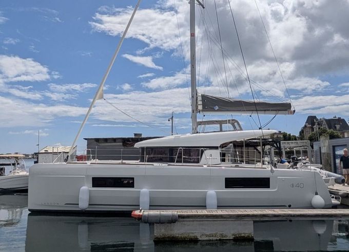 Catamaran LAGOON 40 - 3 Cabines 12m