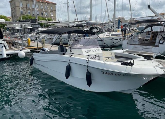 Motorboat Atlantic Marine Atlantic 750 250hp