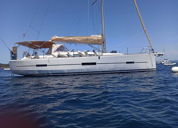 Sailboat Dufour 412 12.35m