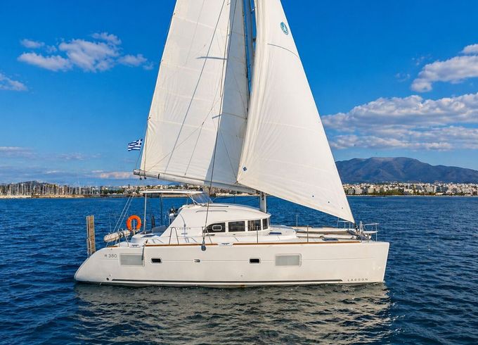 Catamaran Lagoon 380 S2 12m