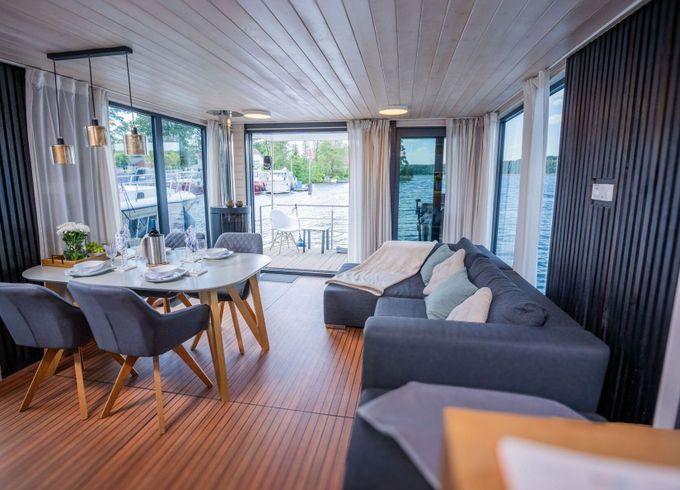 Houseboat WOMA D13
