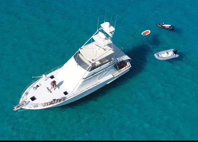 Motor yacht Hatteras 58C 2200hp