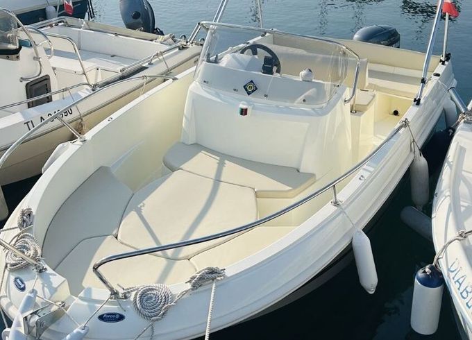 Motorboat Jeanneau Cap Camarat 505 50hp