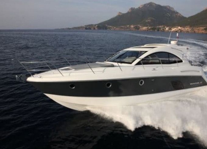 Motorboat Beneteau Monte Carlo 42 740hp
