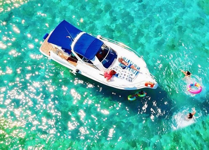 Motorboat Jeanneau Cabin-Cruiser 320hp