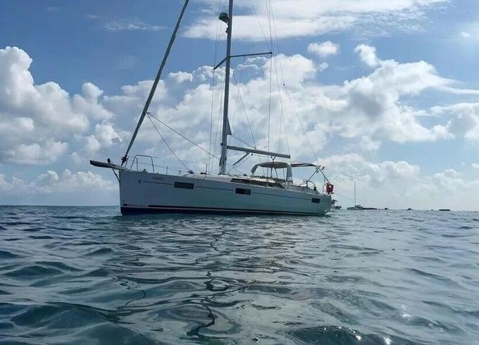 Sailboat Beneteau Oceanis 41.1 13m