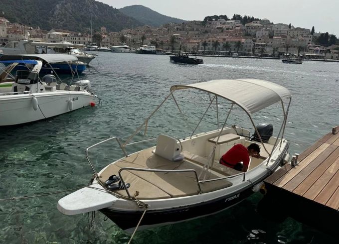 Motorboat Nautica 20HP - Free Fuel 20hp