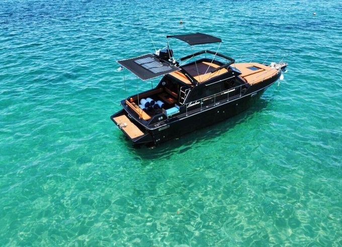 Motorboat Lambro 32 400hp