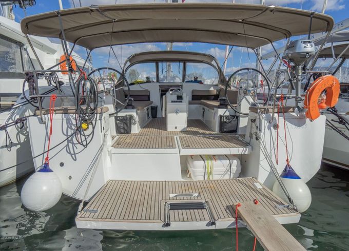 Sailboat Jeanneau Sun Odyssey 490 14.42m