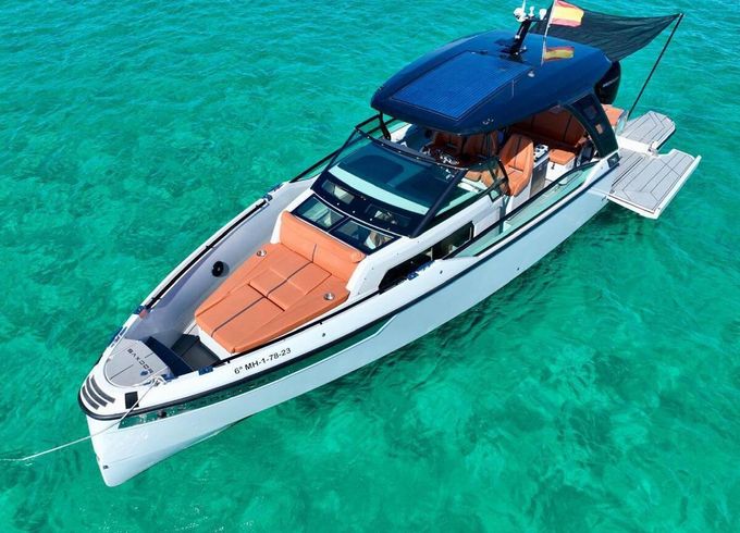 Motorboat saxdor 320 GTO 300hp