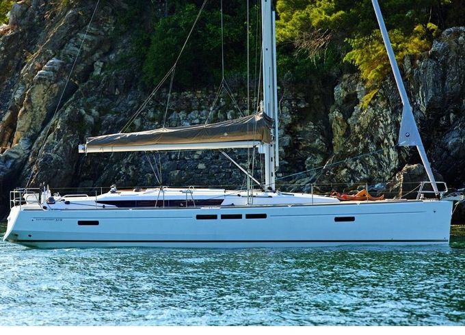 Sailboat JEANNEAU 519 15.75m