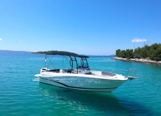 Motorboat Jeanneau Cap camarat 7.5 CC 250hp