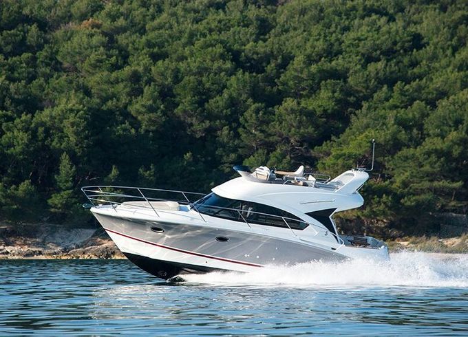 Motorboat Beneteau Antares 36 600hp