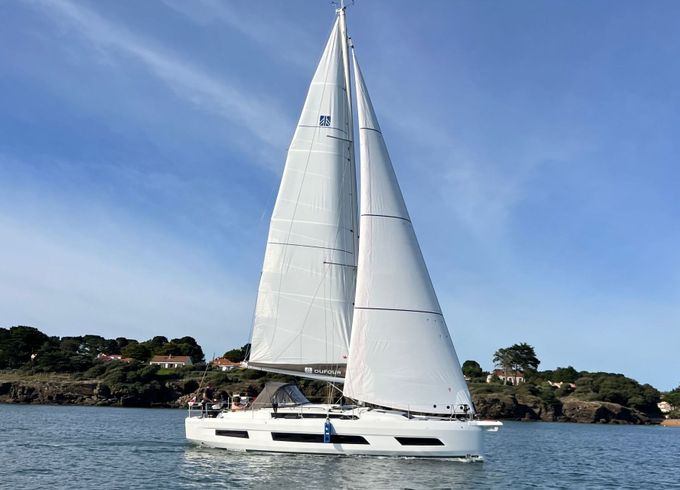 Sailboat Dufour 41 12.75m