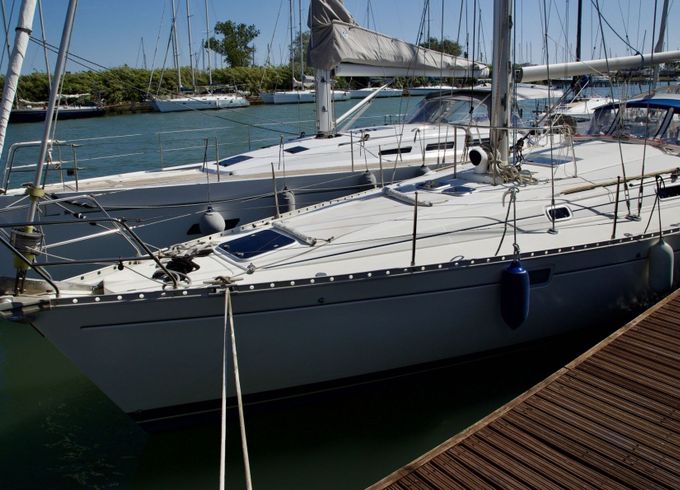 Sailboat Beneteau Oceanis 440 13.66m